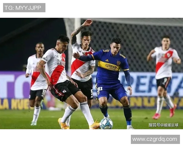 埃尔夫斯堡主场迎战赫根双方争夺关键三分的精彩对决 埃尔夫斯堡主场迎战赫根双方争夺关键三分的精彩对决